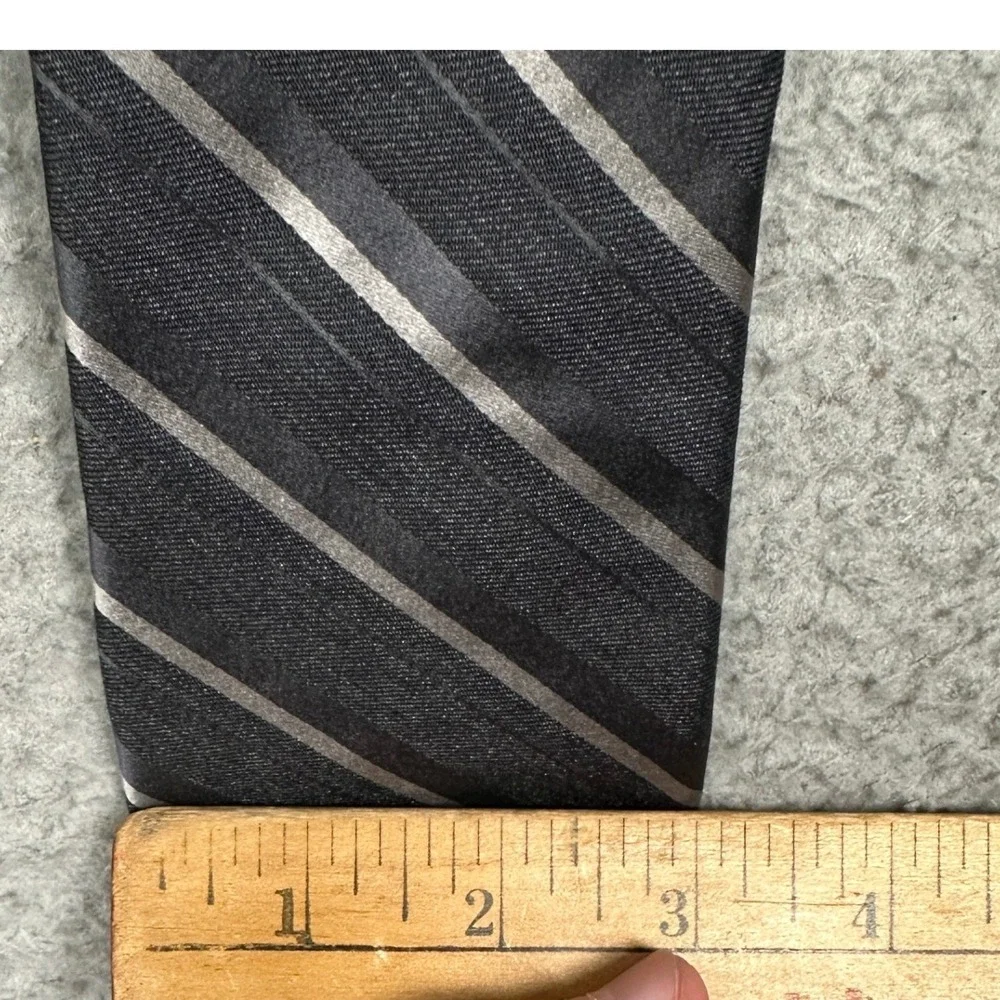 Robert Graham Tie Mens OS Striped Black Grey Silver 100% Silk Necktie Formal EUC